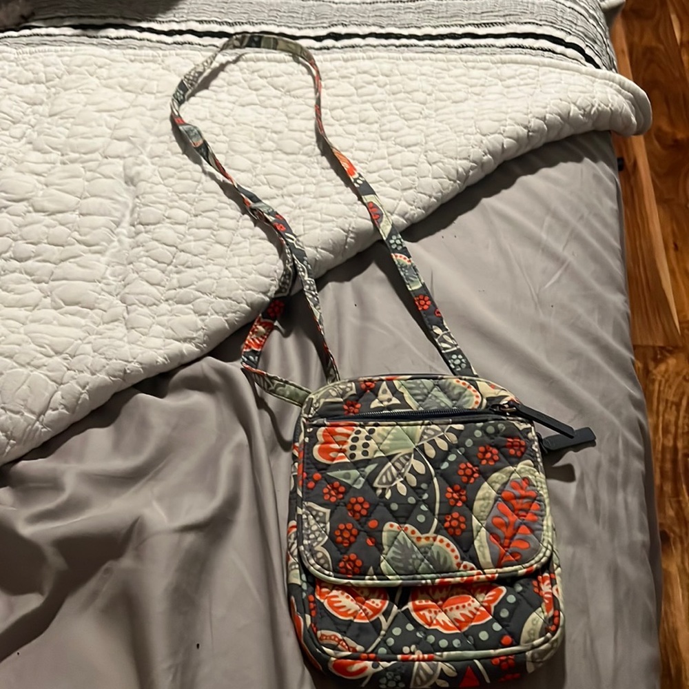 vera bradley crossbody bag in nomadic floral
